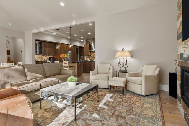 61354 Triple Knot Road, Bend, OR 97702