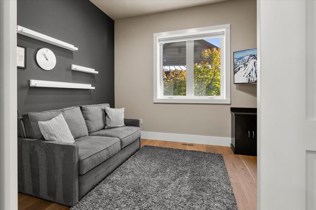 61354 Triple Knot Road, Bend, OR 97702