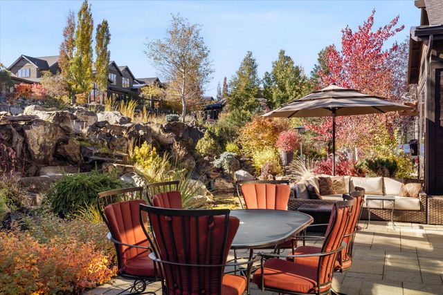 61354 Triple Knot Road, Bend, OR 97702