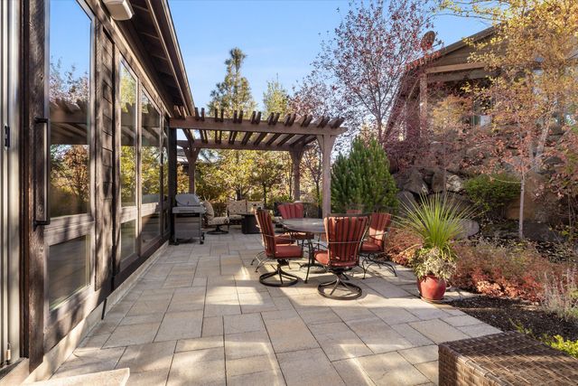 61354 Triple Knot Road, Bend, OR 97702