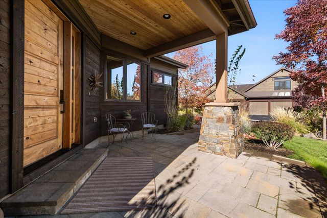 61354 Triple Knot Road, Bend, OR 97702