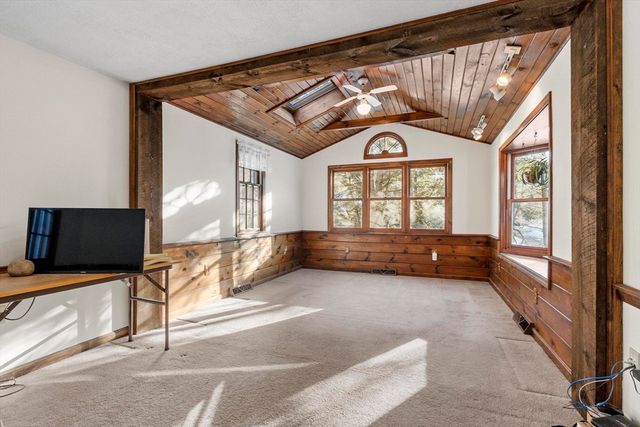 45 Maplewood Dr, Townsend, MA 01469