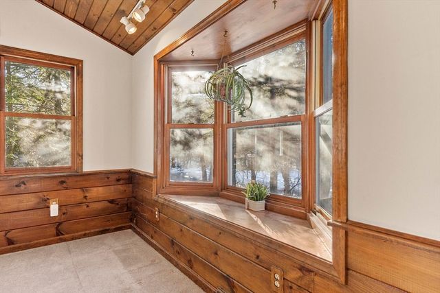 45 Maplewood Dr, Townsend, MA 01469