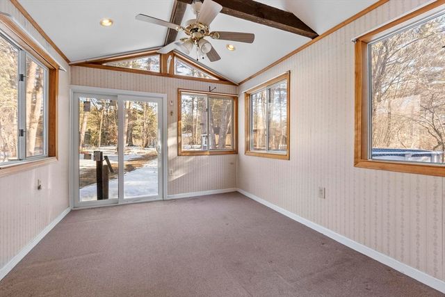 45 Maplewood Dr, Townsend, MA 01469