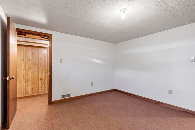 45 Maplewood Dr, Townsend, MA 01469