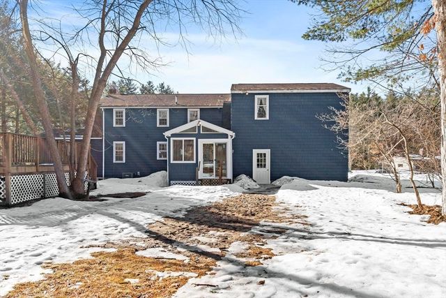 45 Maplewood Dr, Townsend, MA 01469