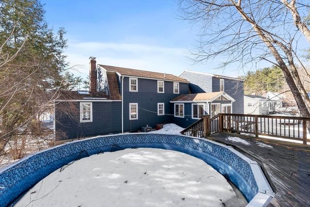 45 Maplewood Dr, Townsend, MA 01469