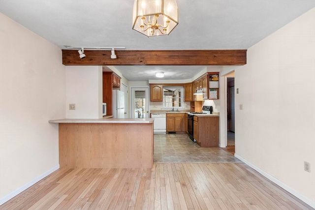 45 Maplewood Dr, Townsend, MA 01469