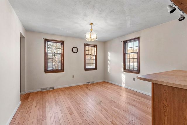 45 Maplewood Dr, Townsend, MA 01469