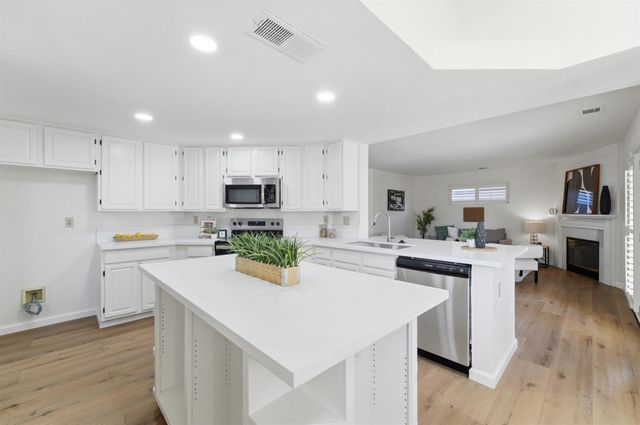 4104 Horizon Ct, Turlock, CA 95382