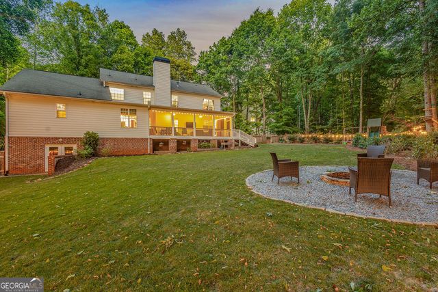 15 Cove Crossing, Newnan, GA 30263