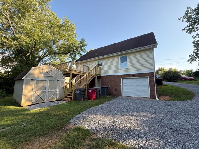 623 Bay Ln, Clarksville, TN 37042