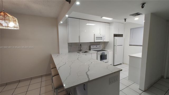 17900 N Bay Rd PH3, Sunny Isles Beach, FL 33160