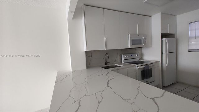 17900 N Bay Rd PH3, Sunny Isles Beach, FL 33160