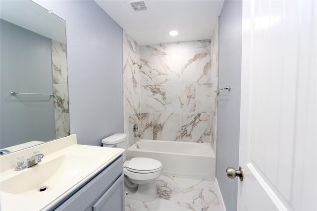 9218 Mission Arbor Lane, Richmond, TX 77407