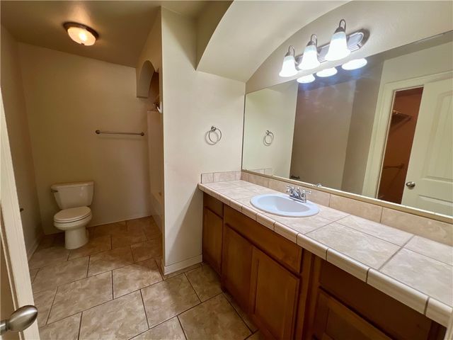 3202 Stoneway Avenue, Bentonville, AR 72712