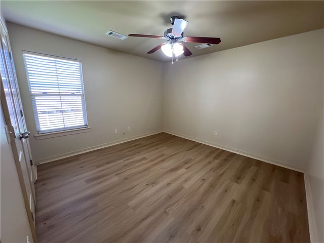 3202 Stoneway Avenue, Bentonville, AR 72712