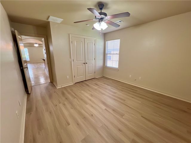 3202 Stoneway Avenue, Bentonville, AR 72712