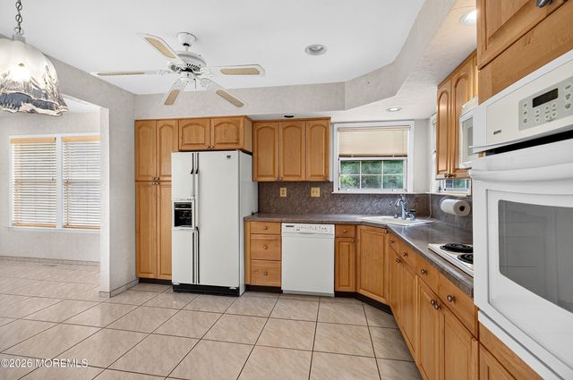 2 Ethan Allen Drive, Monroe, NJ 08831