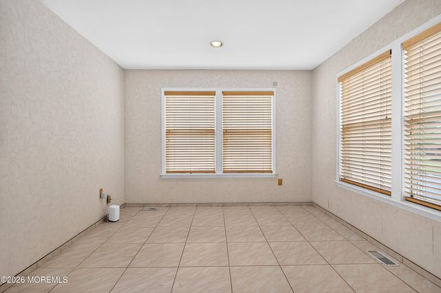 2 Ethan Allen Drive, Monroe, NJ 08831