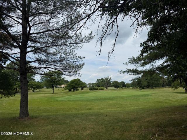 2 Ethan Allen Drive, Monroe, NJ 08831