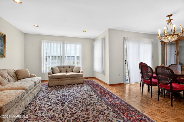 2 Ethan Allen Drive, Monroe, NJ 08831