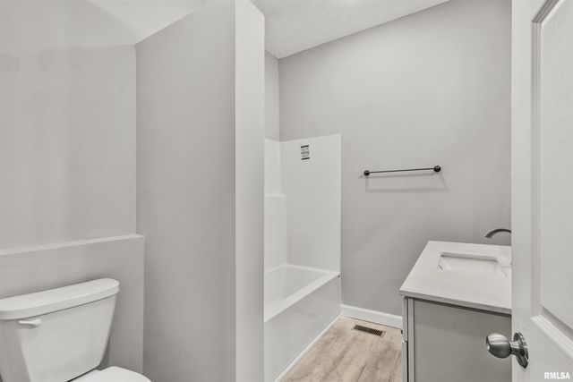 1220 N 14TH Street, Herrin, IL 62959