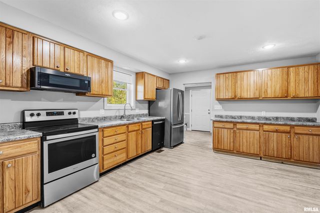 1220 N 14TH Street, Herrin, IL 62959