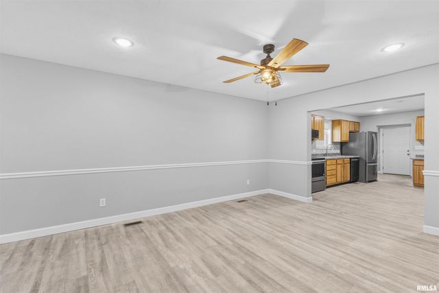 1220 N 14TH Street, Herrin, IL 62959