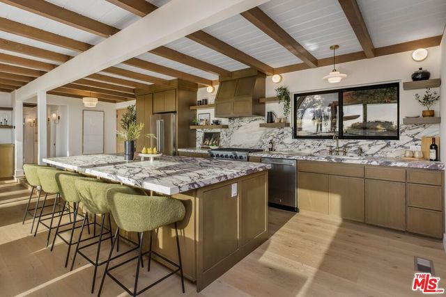 645 Luton Drive, Glendale, CA 91206