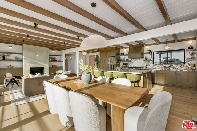 645 Luton Drive, Glendale, CA 91206