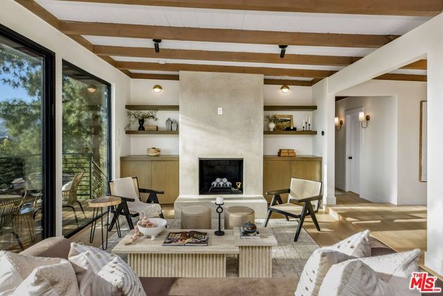 645 Luton Drive, Glendale, CA 91206