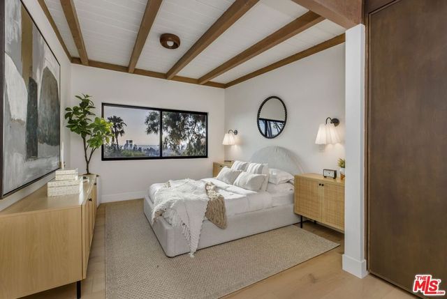 645 Luton Drive, Glendale, CA 91206