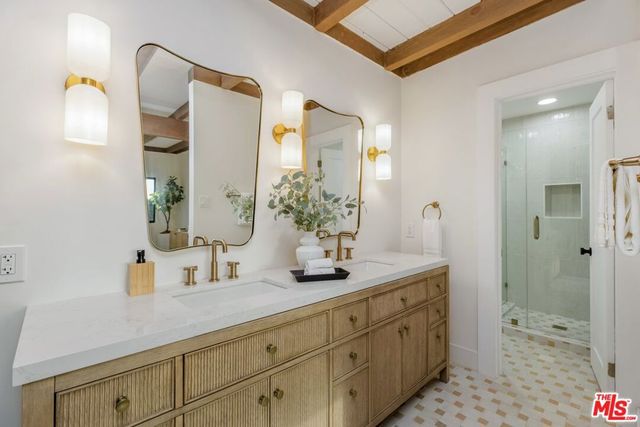 645 Luton Drive, Glendale, CA 91206