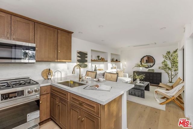 645 Luton Drive, Glendale, CA 91206