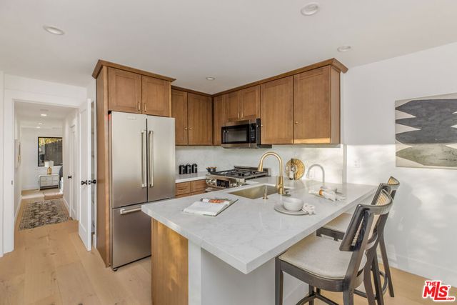 645 Luton Drive, Glendale, CA 91206