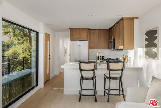 645 Luton Drive, Glendale, CA 91206