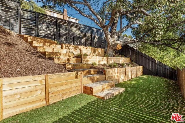 645 Luton Drive, Glendale, CA 91206