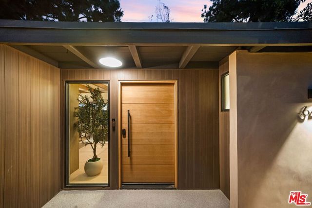 645 Luton Drive, Glendale, CA 91206