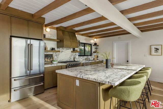 645 Luton Drive, Glendale, CA 91206