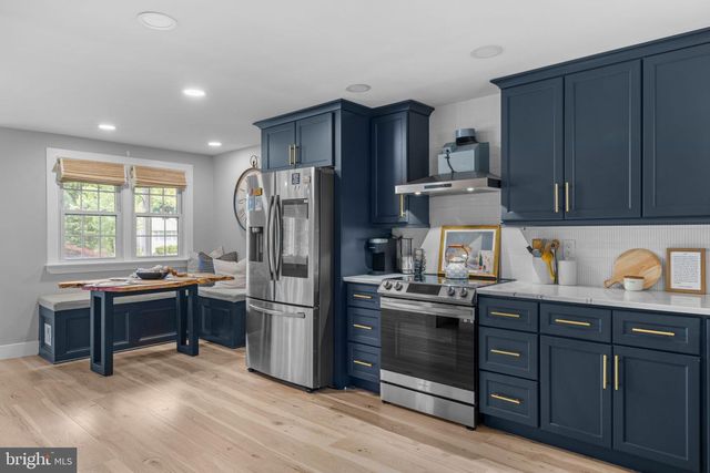 2 BROOK LN, Yardley, PA 19067