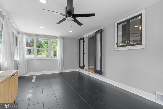 2 BROOK LN, Yardley, PA 19067