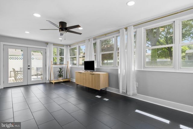 2 BROOK LN, Yardley, PA 19067