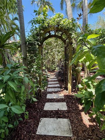 455 Amalfi Avenue, Coral Gables, FL 33146