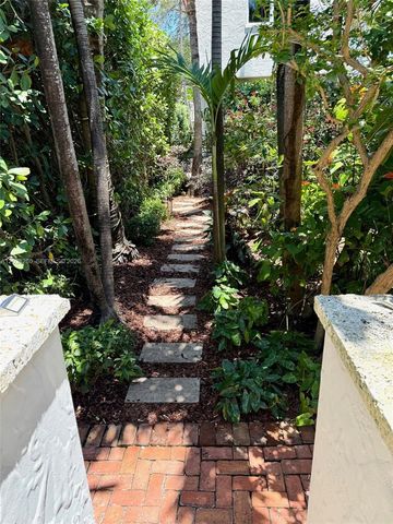 455 Amalfi Avenue, Coral Gables, FL 33146