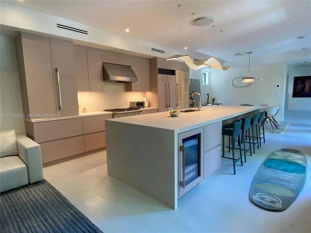 455 Amalfi Avenue, Coral Gables, FL 33146