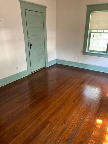 1701 Sylvester Street, Houston, TX 77009