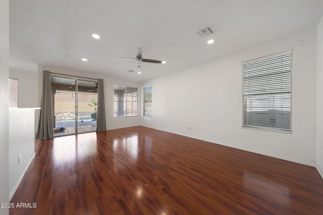 1642 W WINDSONG Drive, Phoenix, AZ 85045