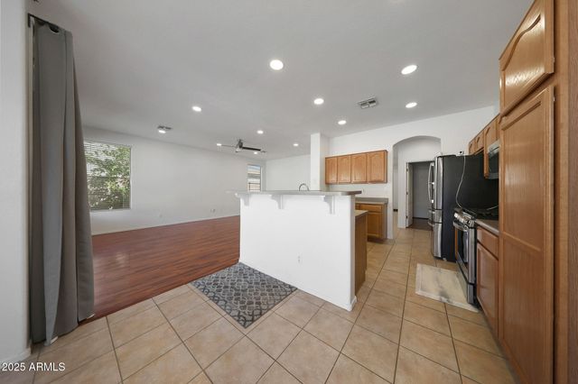 1642 W WINDSONG Drive, Phoenix, AZ 85045