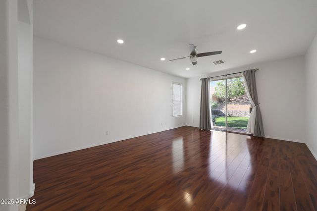 1642 W WINDSONG Drive, Phoenix, AZ 85045